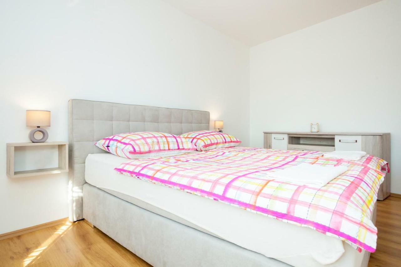 Milohnici Holiday Apartment Ivica מראה חיצוני תמונה